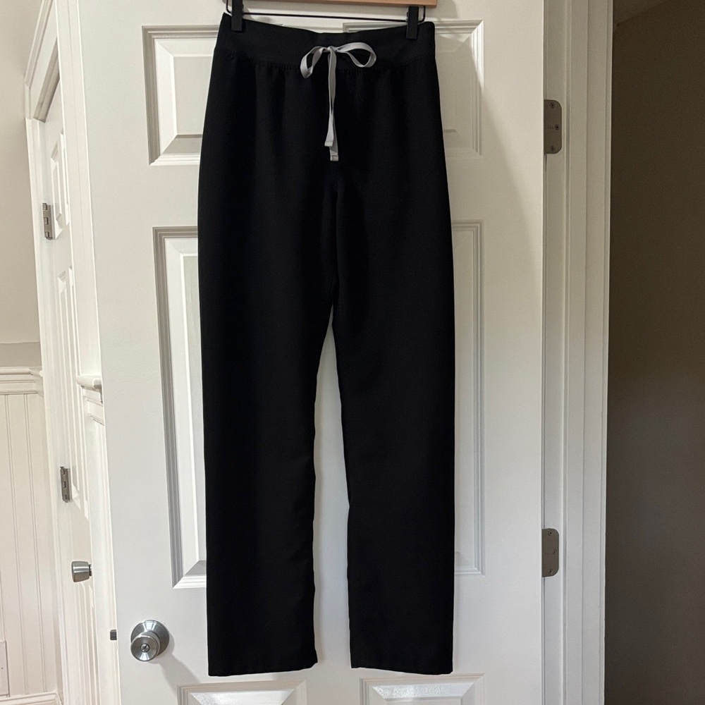 Figs Black Women’s Livingston Scribs